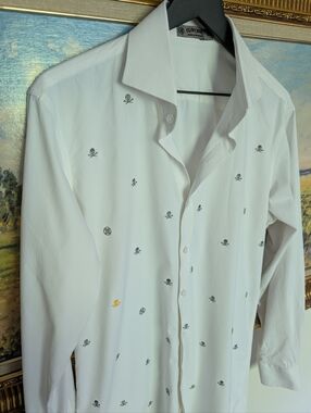 G/FORE White Sports Shirt with Subtle Skull Embroidery Large